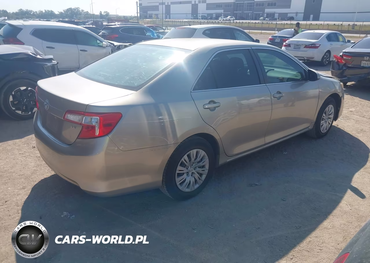 2014 Toyota Camry Le VIN:4T1BF1FK3EU376967 - 4