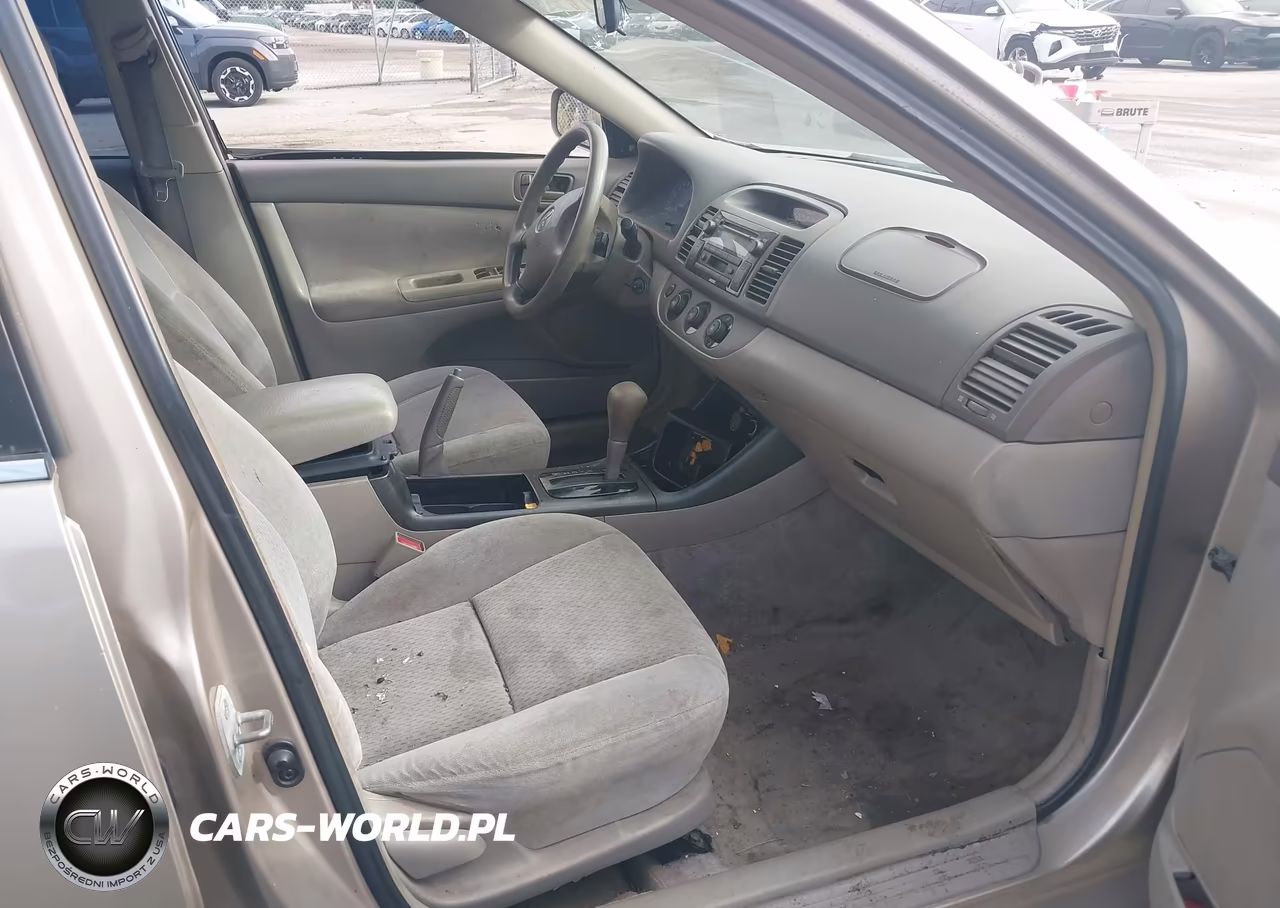 2003 Toyota Camry Le VIN:4T1BE32K43U124176 - 5