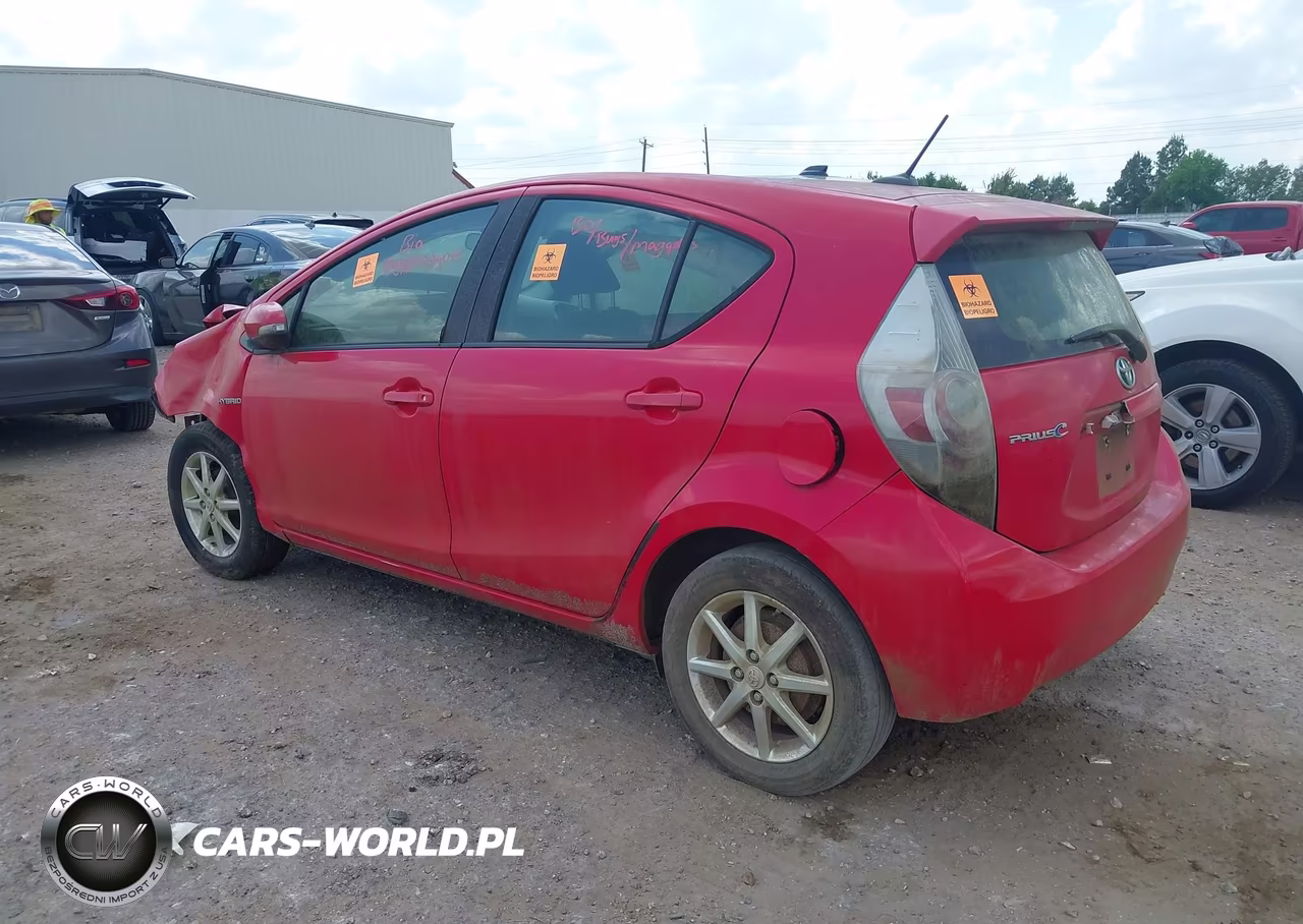 2012 Toyota Prius C Three VIN:JTDKDTB38C1506485 - 3