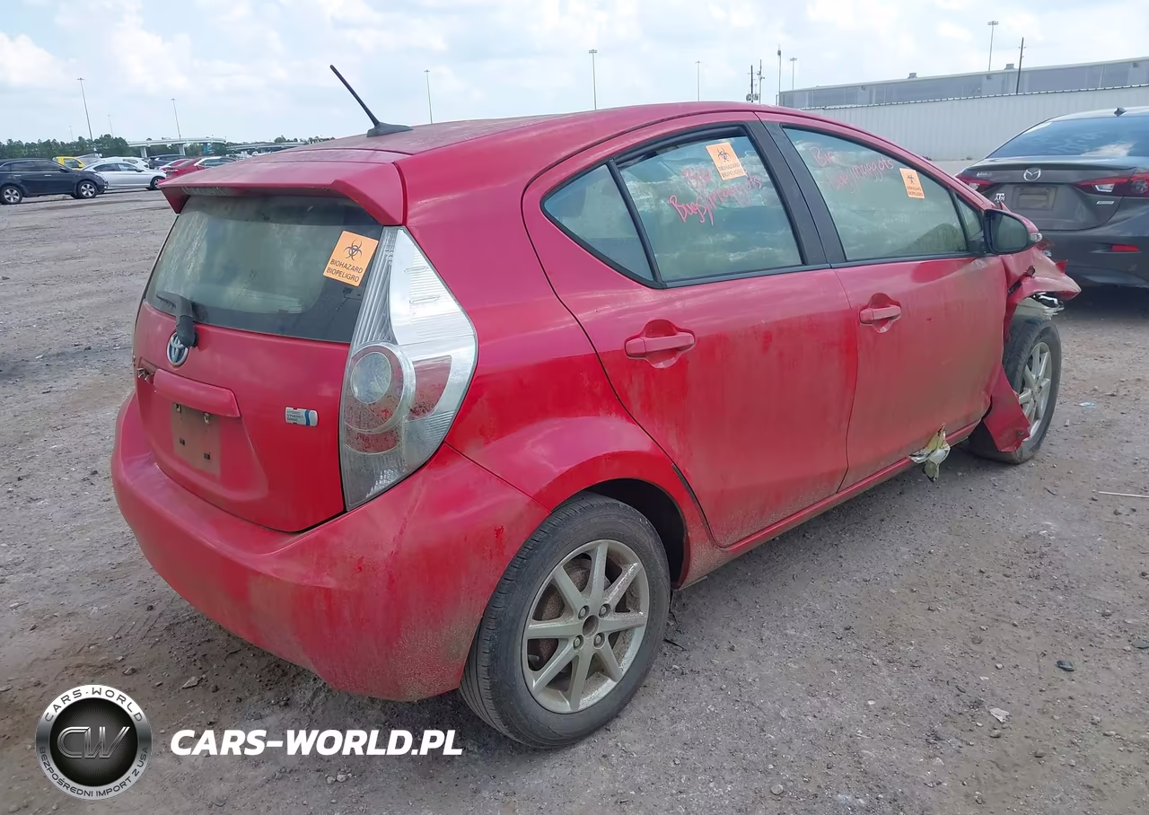 2012 Toyota Prius C Three VIN:JTDKDTB38C1506485 - 4