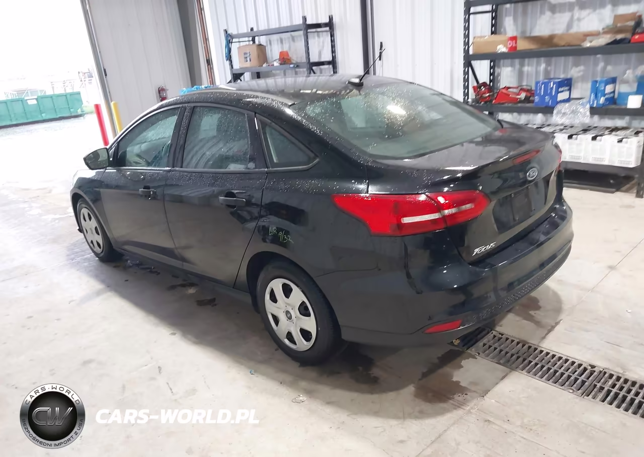 2017 Ford Focus S VIN:1FADP3E27HL337452 - 3