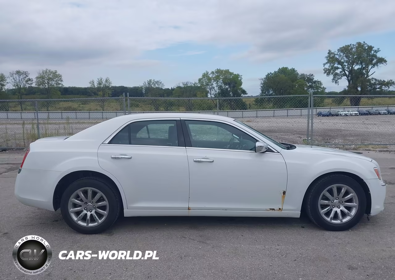 2014 Chrysler 300C VIN:2C3CCAEGXEH372954 - 13