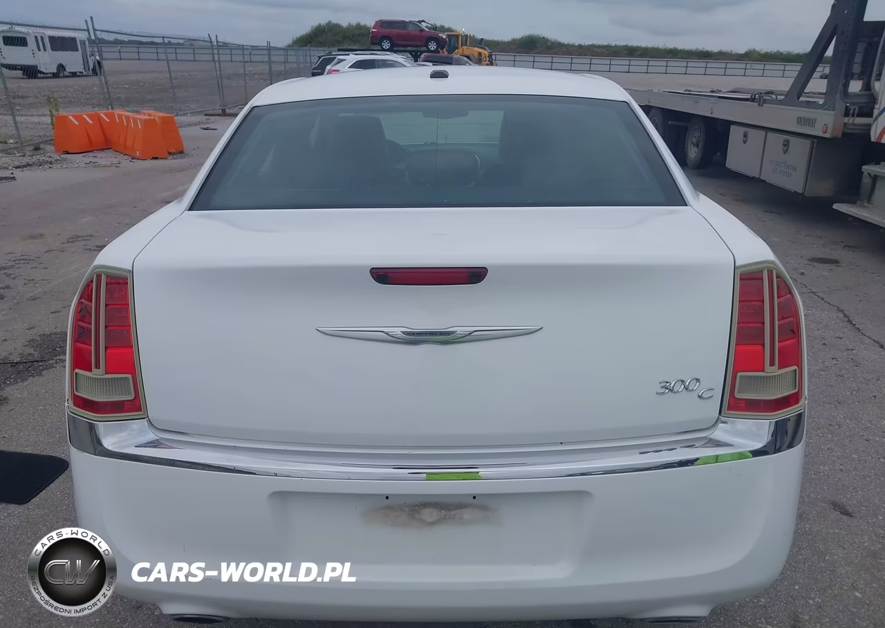 2014 Chrysler 300C VIN:2C3CCAEGXEH372954 - 16