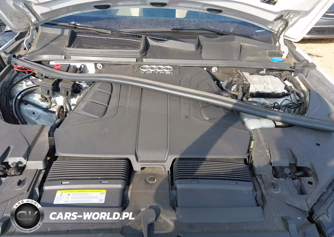 2018 Audi Q7 3.0T Premium VIN:WA1VAAF79JD054592 - 10