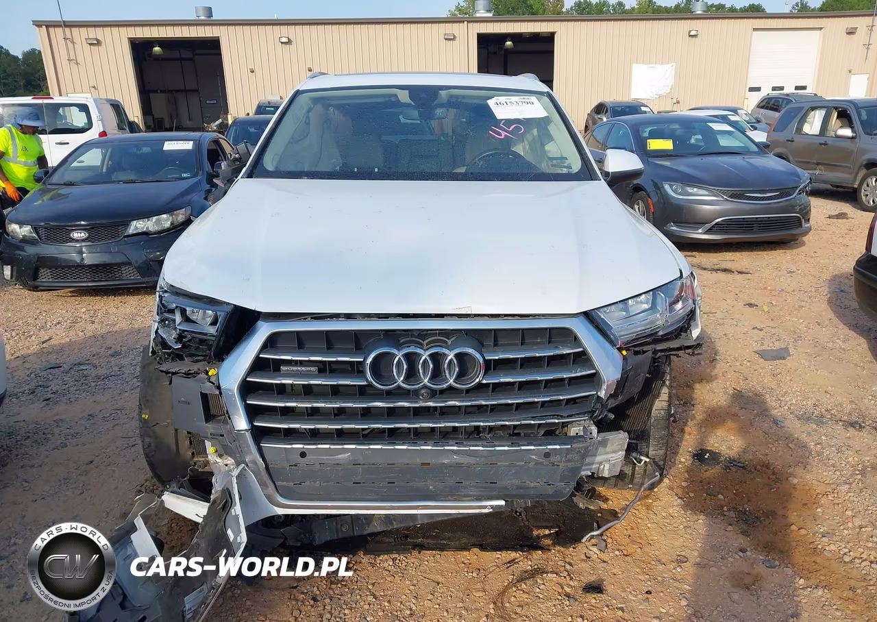 2018 Audi Q7 3.0T Premium VIN:WA1VAAF79JD054592 - 12