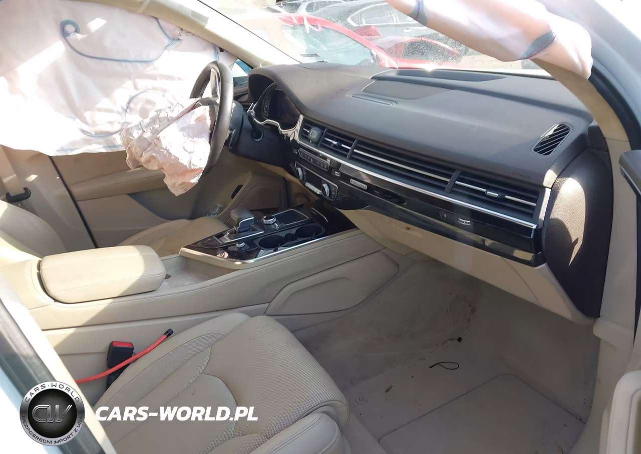 2018 Audi Q7 3.0T Premium VIN:WA1VAAF79JD054592 - 5