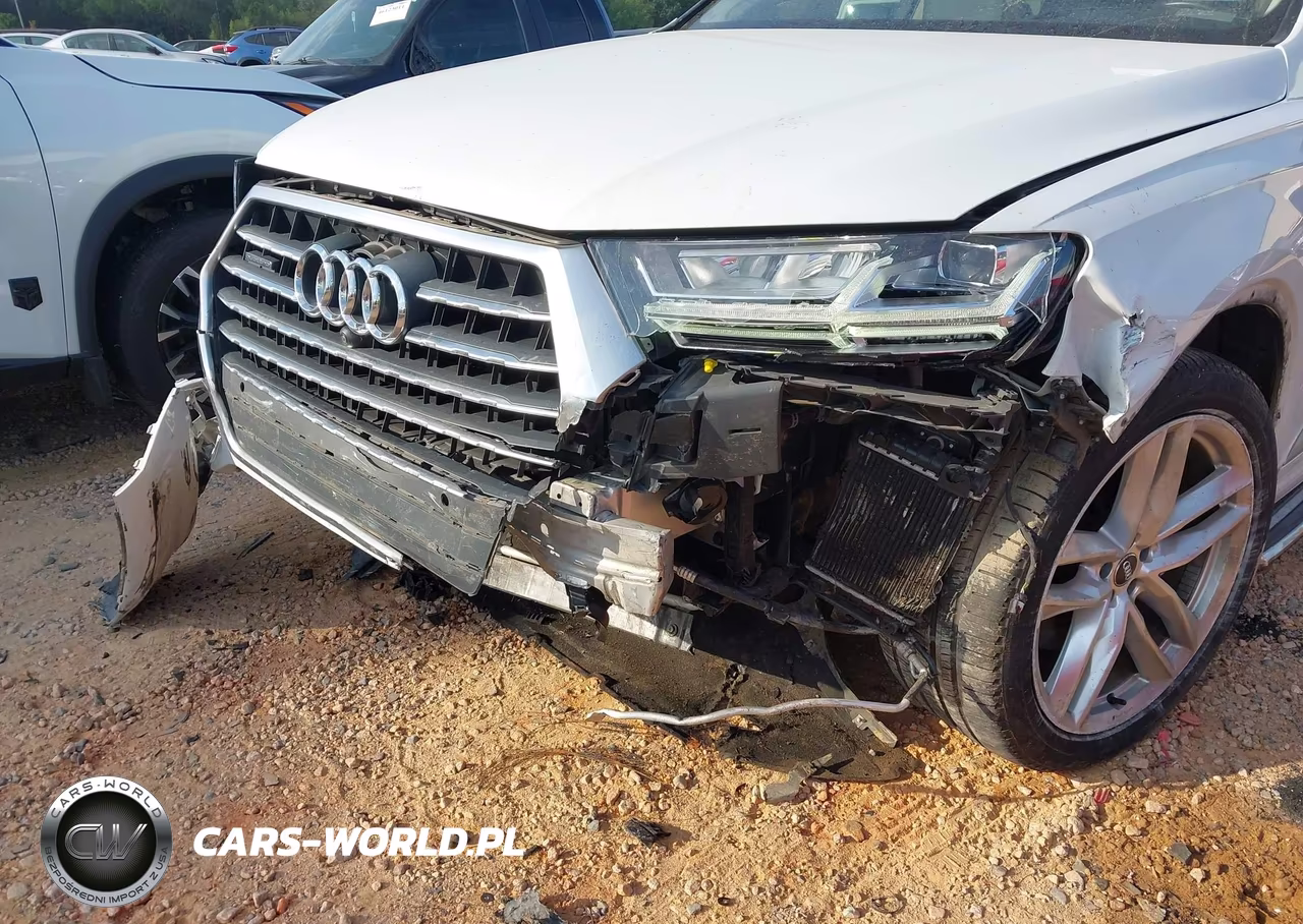2018 Audi Q7 3.0T Premium VIN:WA1VAAF79JD054592 - 6