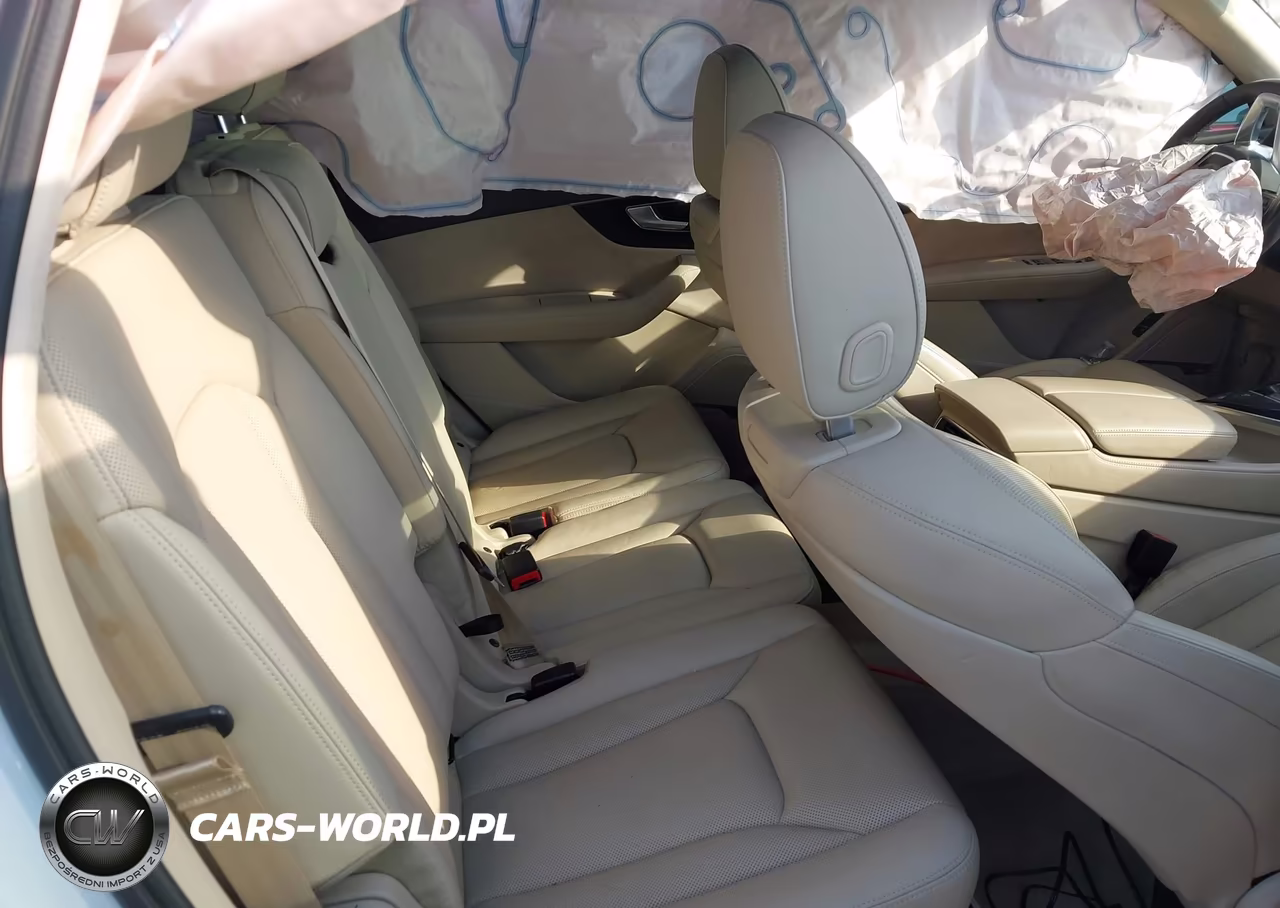 2018 Audi Q7 3.0T Premium VIN:WA1VAAF79JD054592 - 8