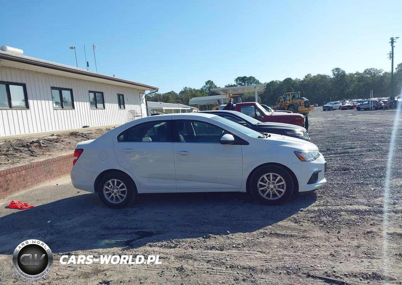 2020 Chevrolet Sonic VIN:1G1JD5SB1L4137054 - 14