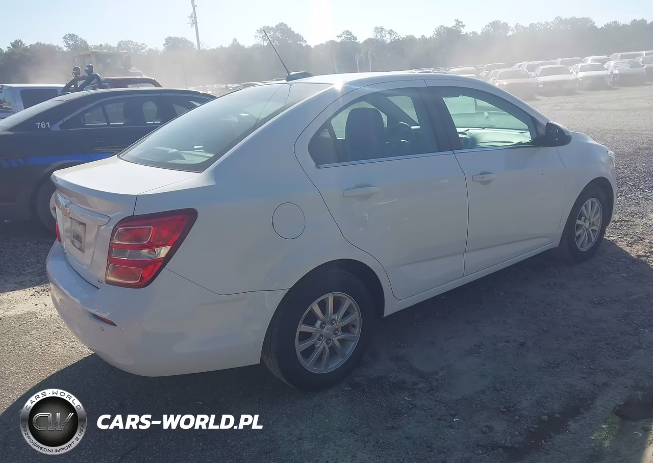 2020 Chevrolet Sonic VIN:1G1JD5SB1L4137054 - 4