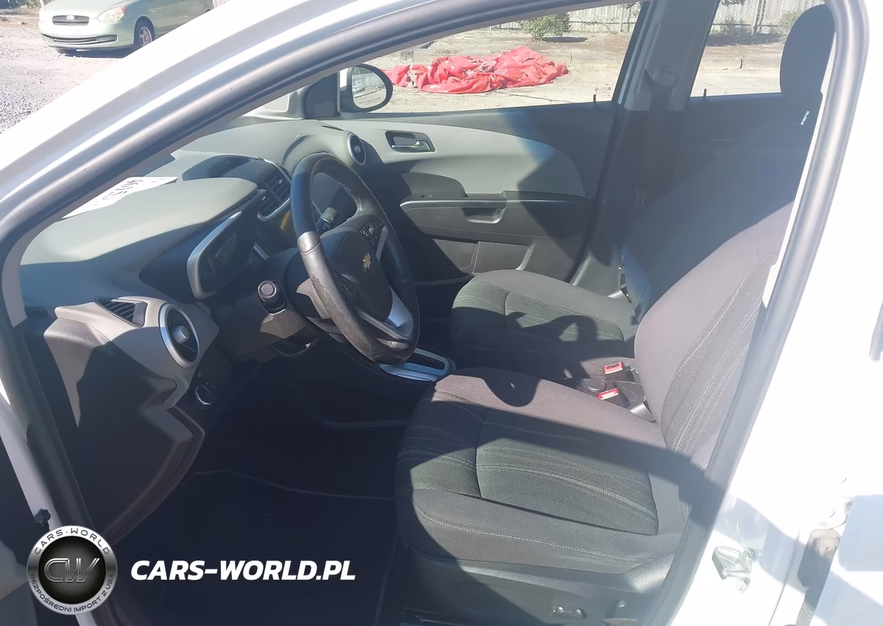 2020 Chevrolet Sonic VIN:1G1JD5SB1L4137054 - 5