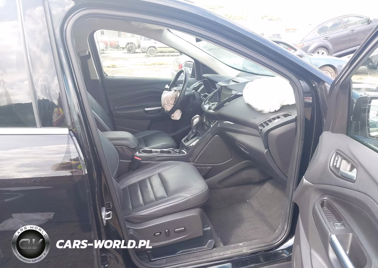2016 Ford Escape Titanium VIN:1FMCU9J95GUC37794 - 5