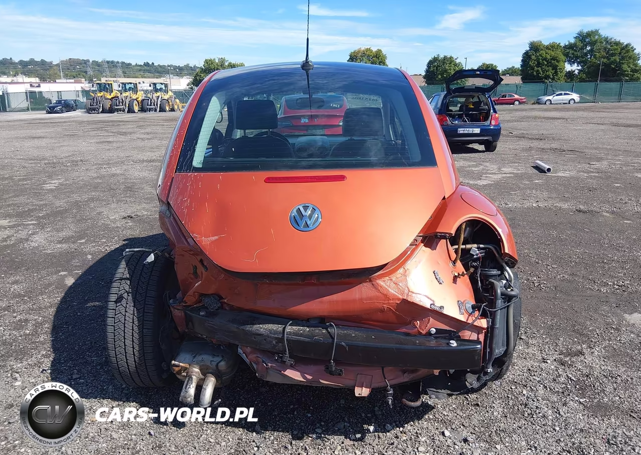 2010 Volkswagen New Beetle 2.5L Red Rock Edition VIN:3VWRG3AGXAM036578 - 16