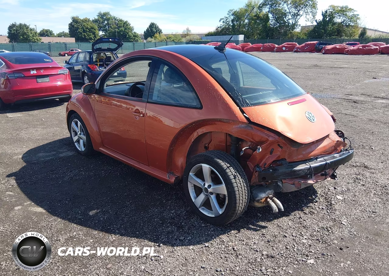 2010 Volkswagen New Beetle 2.5L Red Rock Edition VIN:3VWRG3AGXAM036578 - 3