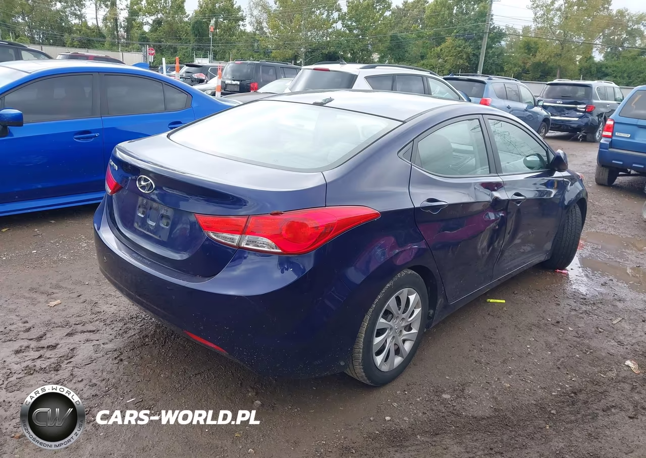 2013 Hyundai Elantra Gls VIN:5NPDH4AE6DH210364 - 4