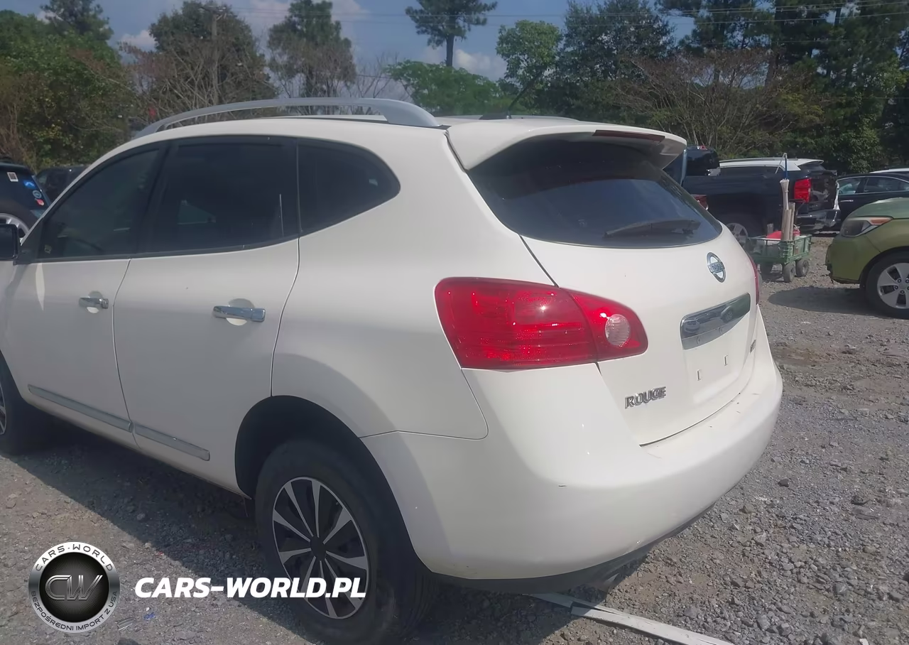 2014 Nissan Rogue Select S VIN:JN8AS5MT7EW620384 - 3