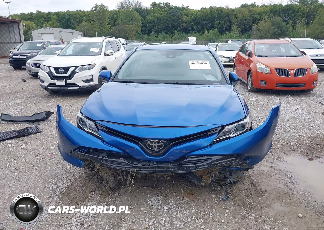 2019 Toyota Camry Le VIN:4T1B11HK1KU282724 - 12