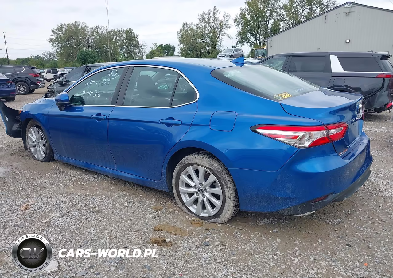 2019 Toyota Camry Le VIN:4T1B11HK1KU282724 - 3