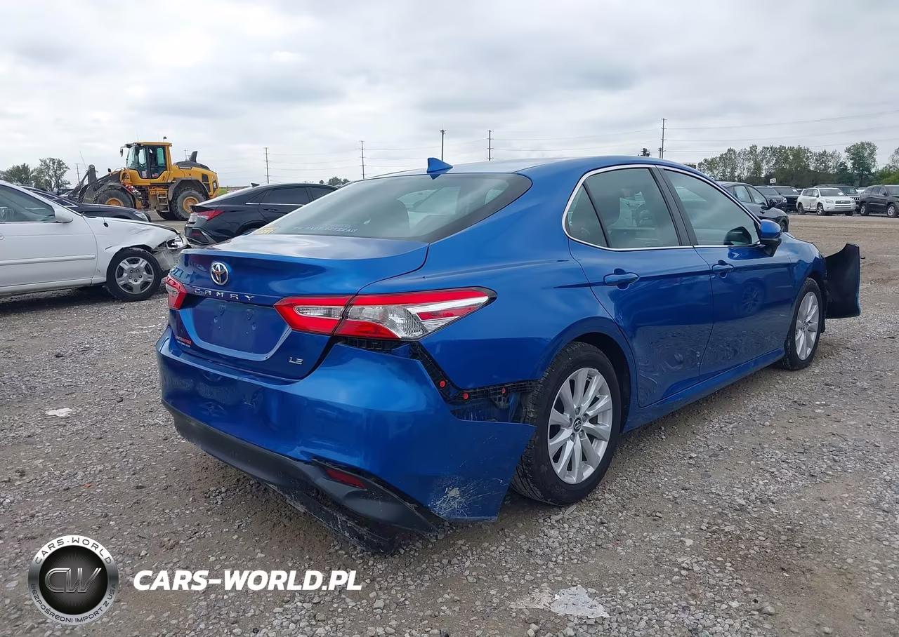2019 Toyota Camry Le VIN:4T1B11HK1KU282724 - 4