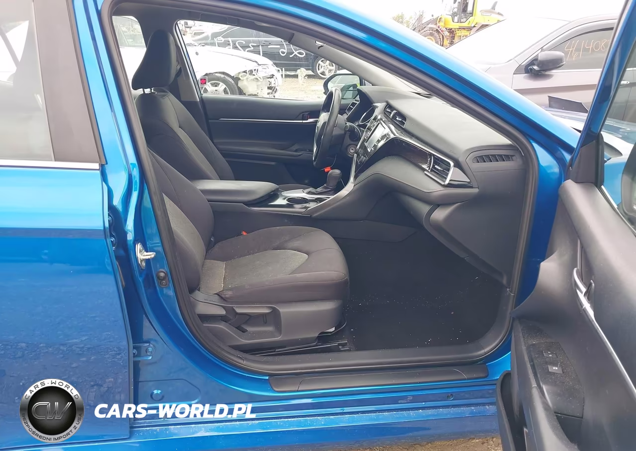 2019 Toyota Camry Le VIN:4T1B11HK1KU282724 - 5