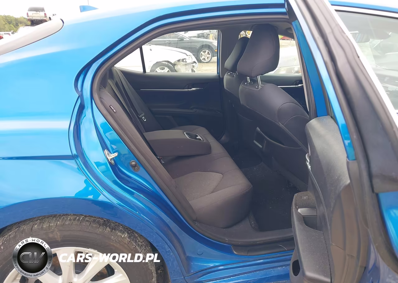 2019 Toyota Camry Le VIN:4T1B11HK1KU282724 - 8