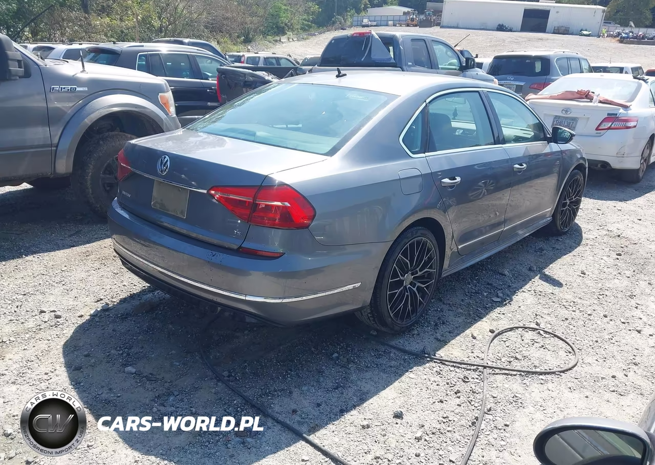 2016 Volkswagen Passat 1.8T R-Line VIN:1VWAT7A34GC064061 - 4