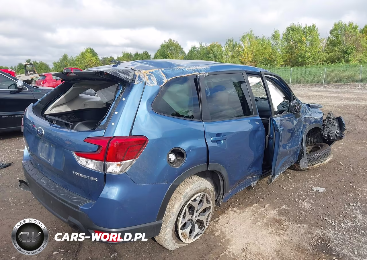 2024 Subaru Forester Premium VIN:JF2SKACC3RH462793 - 4