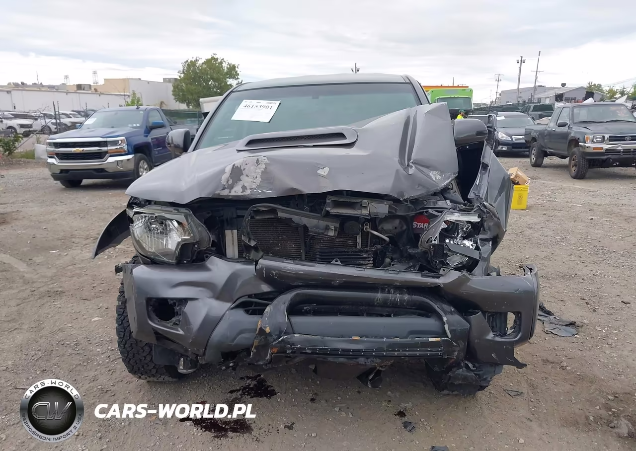 2015 Toyota Tacoma Base V6 VIN:3TMLU4EN3FM189410 - 11