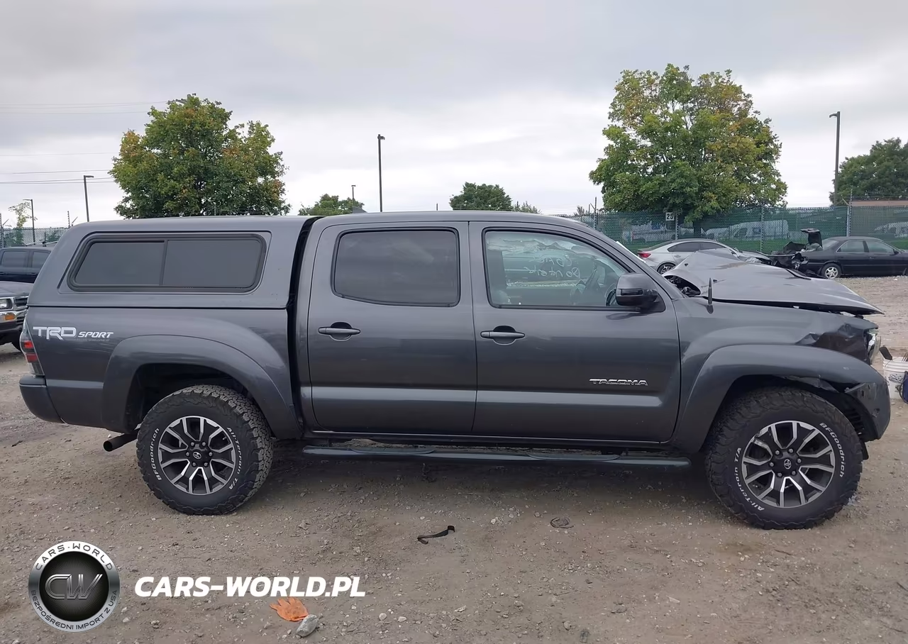 2015 Toyota Tacoma Base V6 VIN:3TMLU4EN3FM189410 - 12