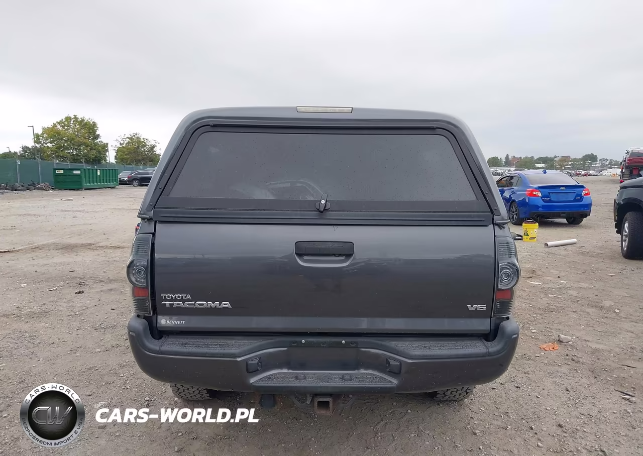 2015 Toyota Tacoma Base V6 VIN:3TMLU4EN3FM189410 - 15