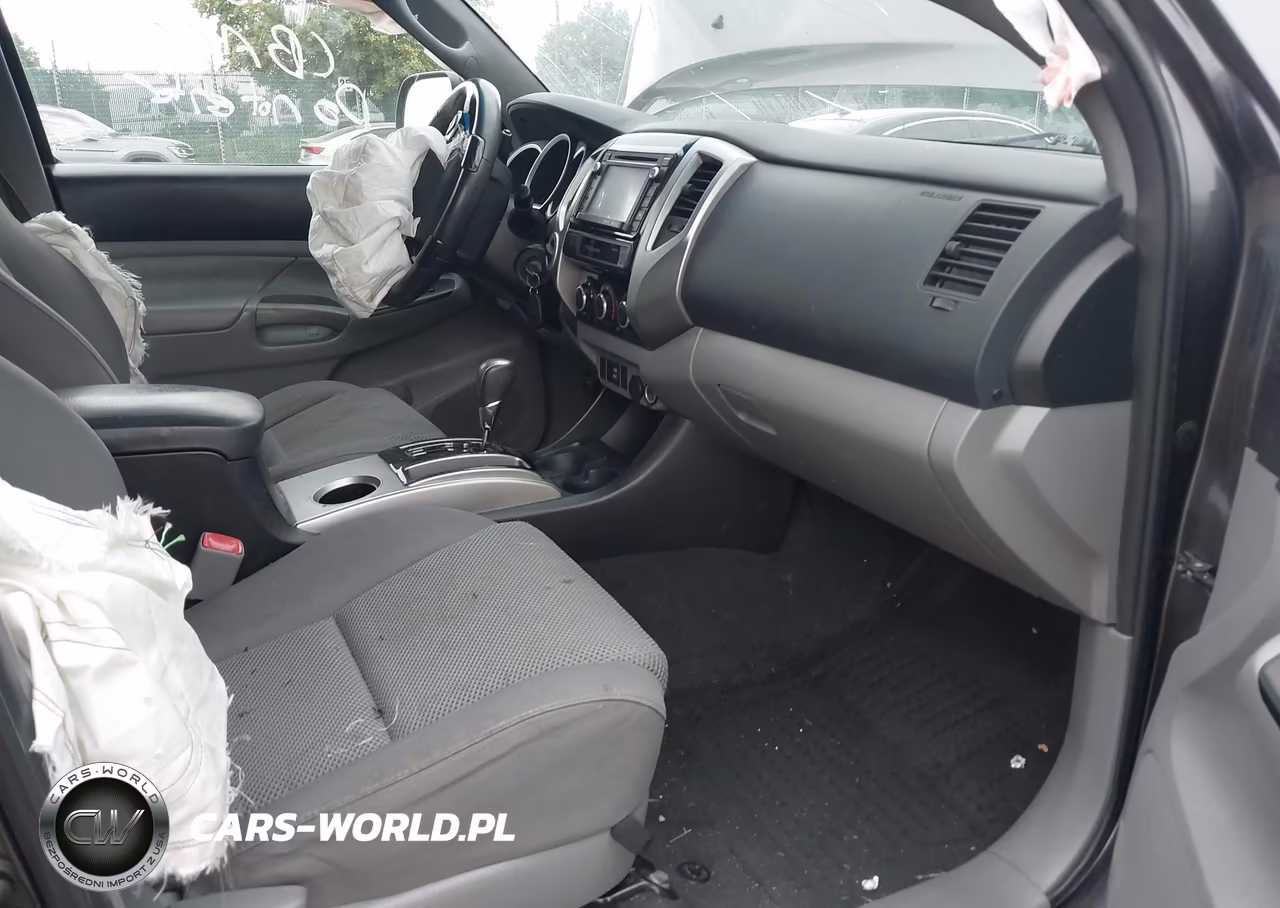 2015 Toyota Tacoma Base V6 VIN:3TMLU4EN3FM189410 - 5