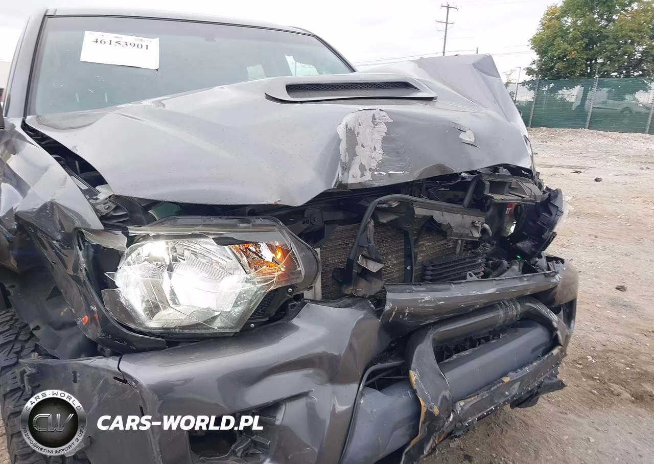 2015 Toyota Tacoma Base V6 VIN:3TMLU4EN3FM189410 - 6