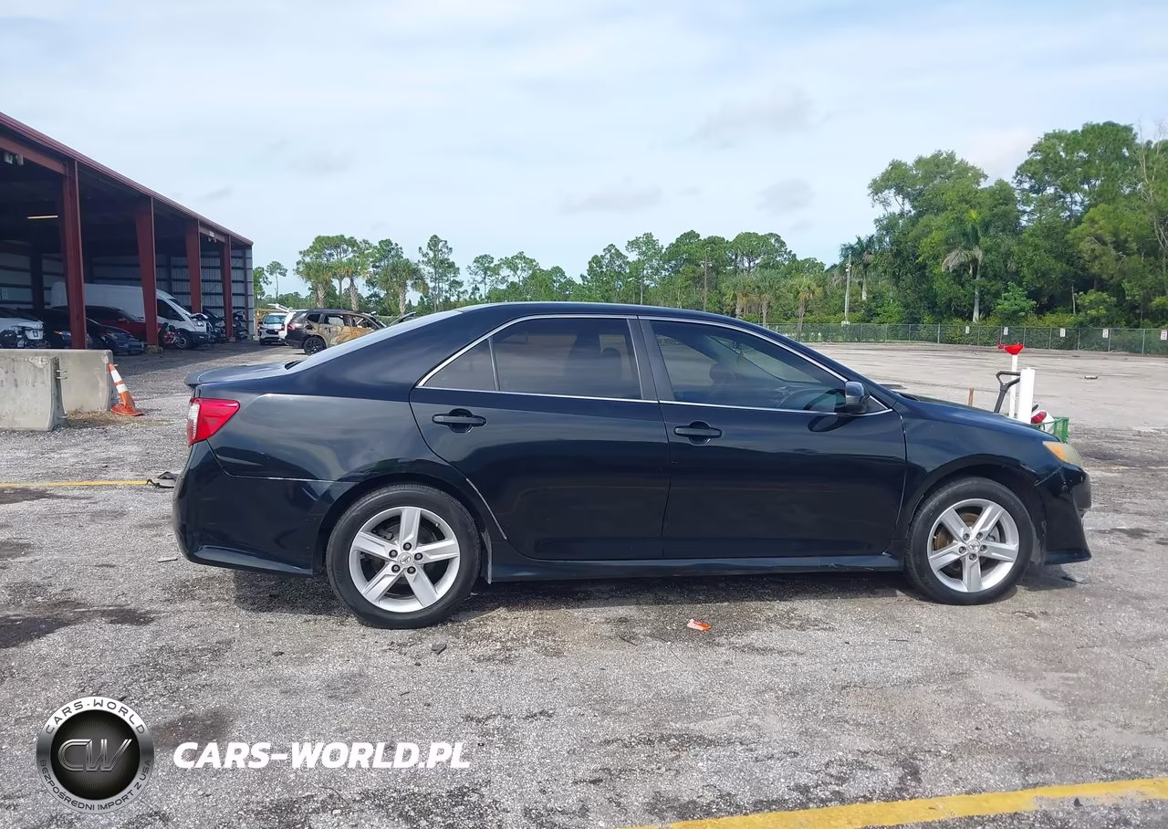 2013 Toyota Camry Se VIN:4T1BF1FK3DU642664 - 13