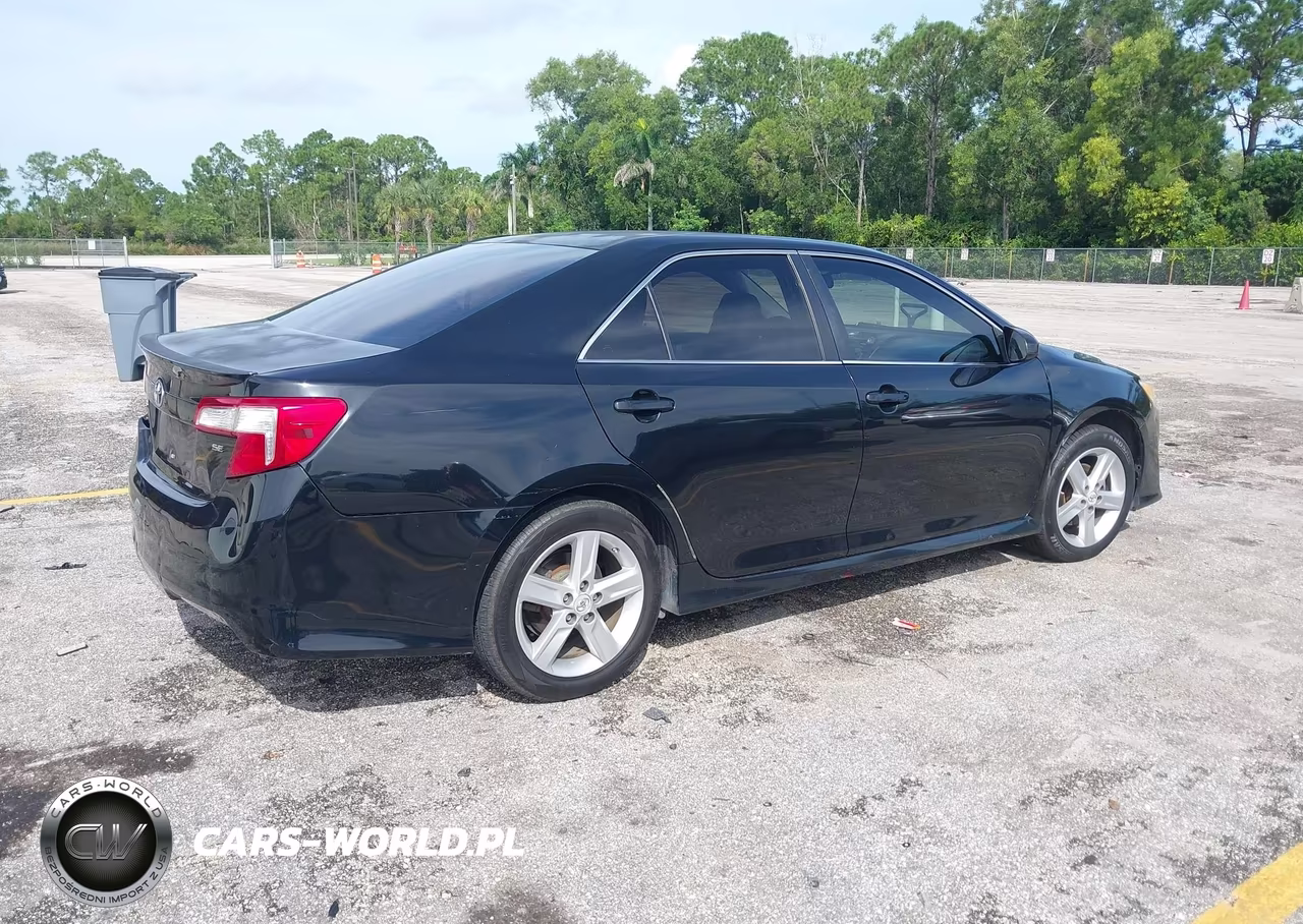 2013 Toyota Camry Se VIN:4T1BF1FK3DU642664 - 4