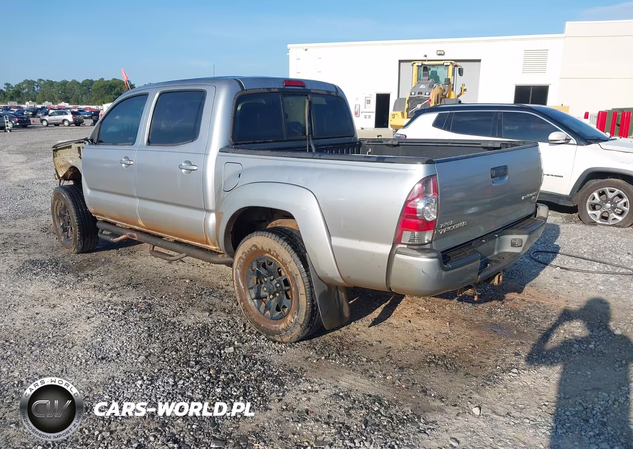 2015 Toyota Tacoma Prerunner V6 VIN:5TFJU4GN9FX087124 - 3