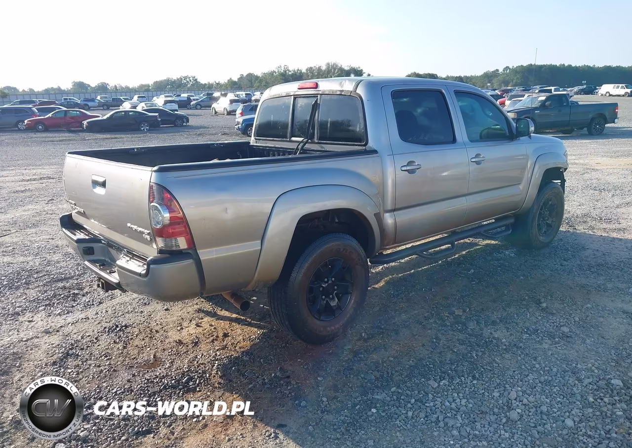 2015 Toyota Tacoma Prerunner V6 VIN:5TFJU4GN9FX087124 - 4