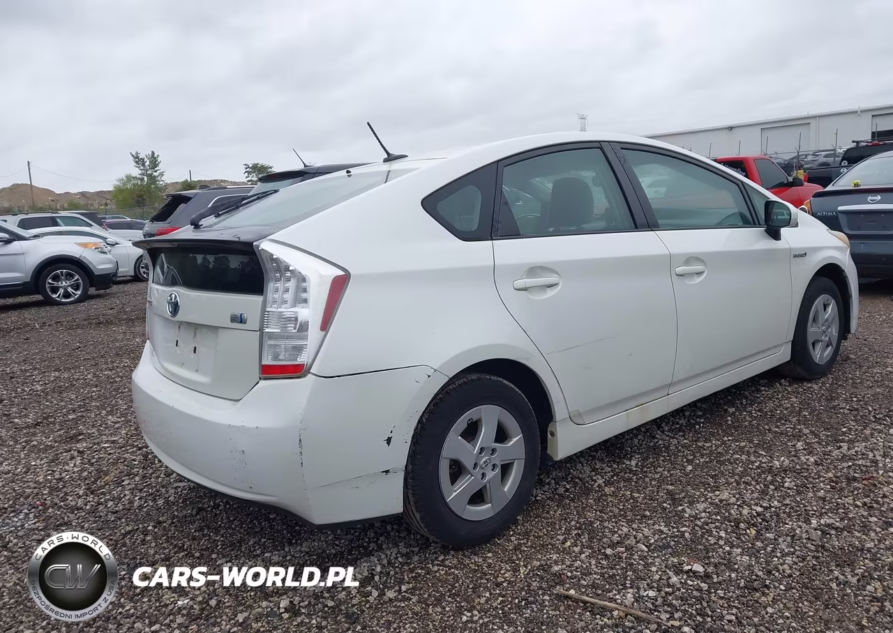 2011 Toyota Prius Two VIN:JTDKN3DU8B0280956 - 4