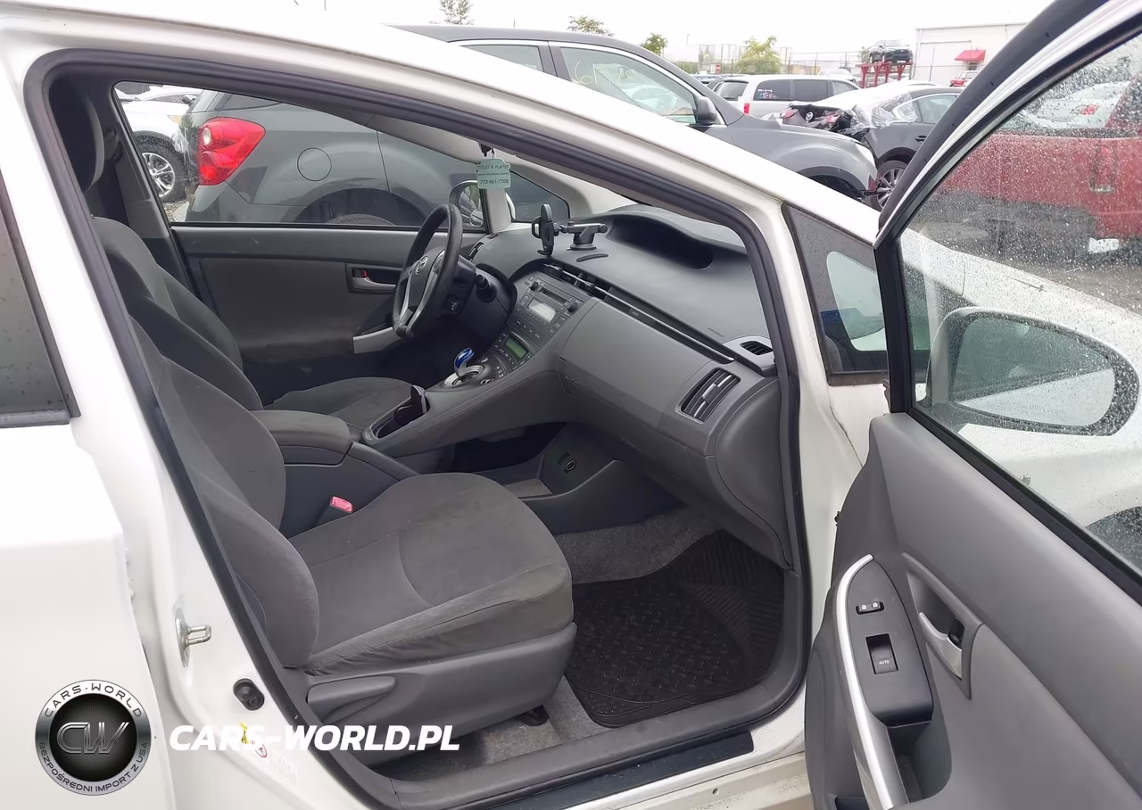 2011 Toyota Prius Two VIN:JTDKN3DU8B0280956 - 5