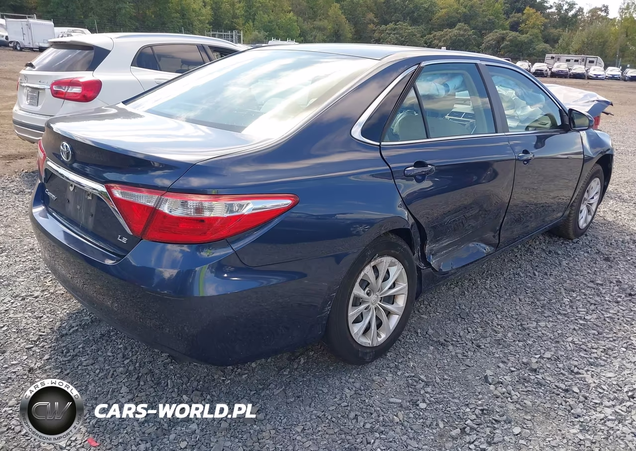 2015 Toyota Camry Le VIN:4T4BF1FK7FR470874 - 4