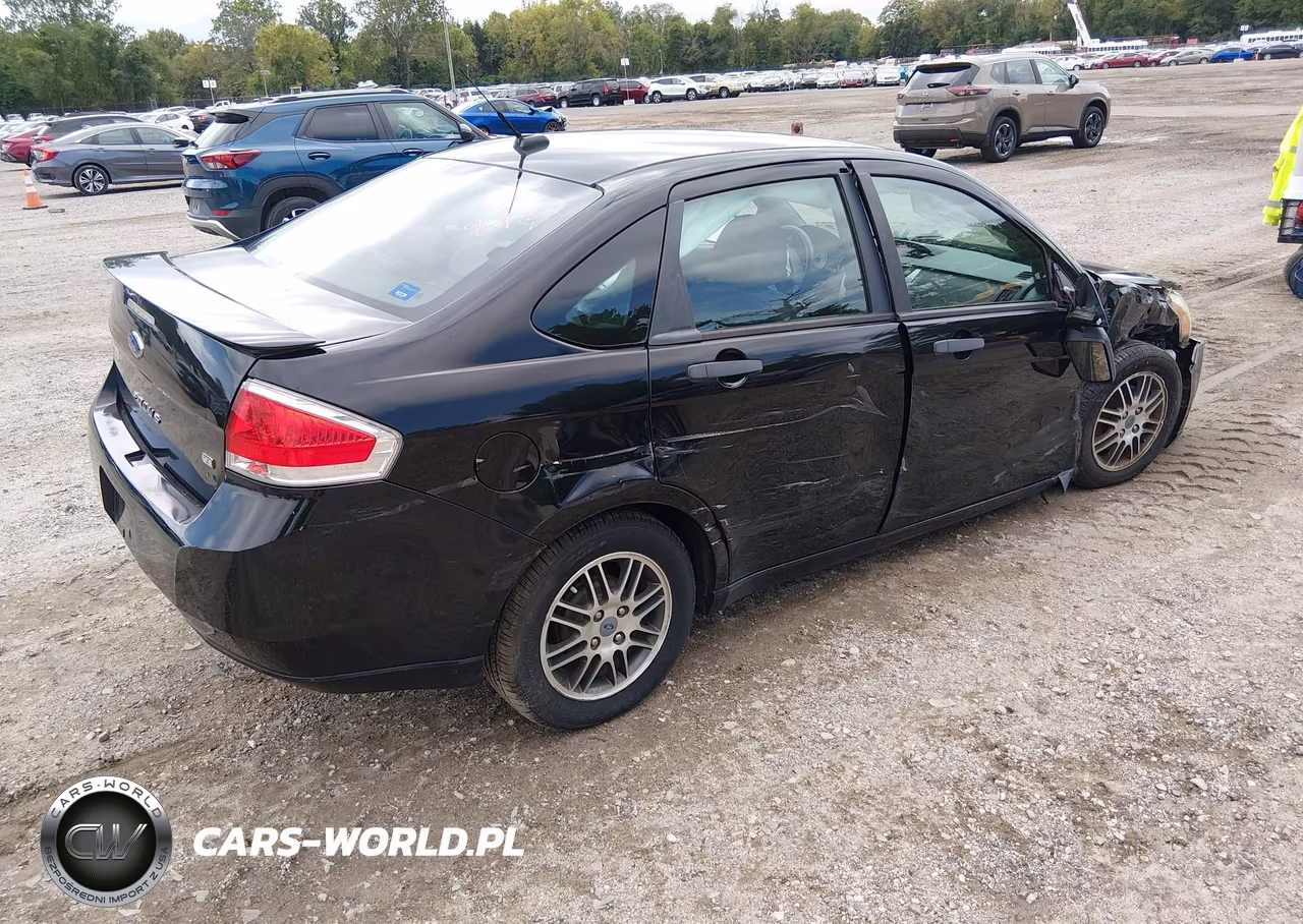 2011 Ford Focus Se VIN:1FAHP3FN0BW194621 - 4