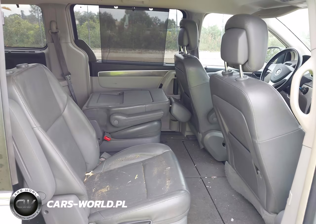 2010 Volkswagen Routan Se VIN:2V4RW3D17AR325123 - 8