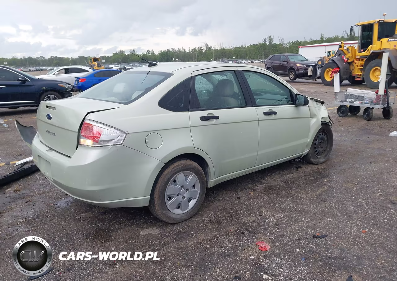 2010 Ford Focus S VIN:1FAHP3EN2AW182342 - 4
