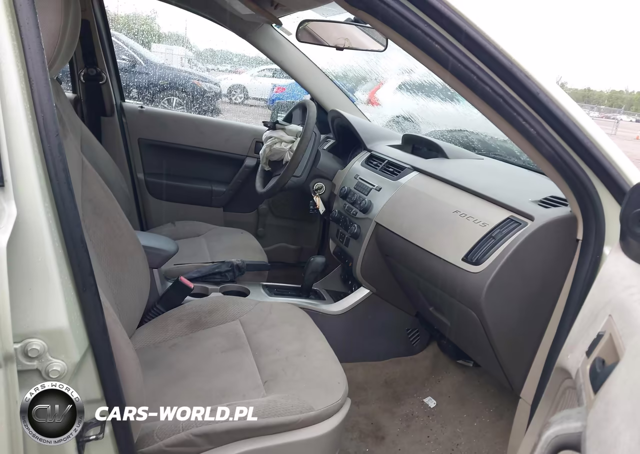 2010 Ford Focus S VIN:1FAHP3EN2AW182342 - 5