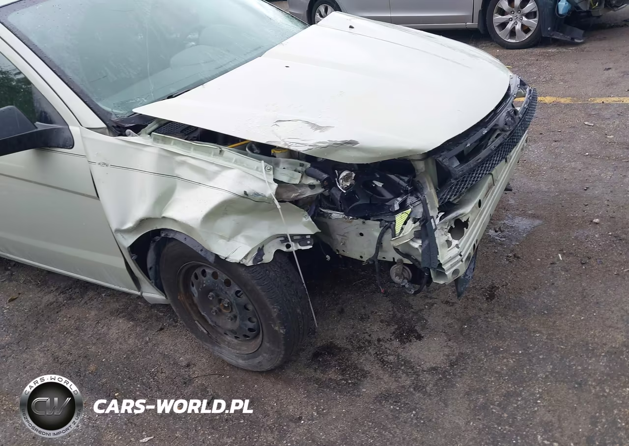 2010 Ford Focus S VIN:1FAHP3EN2AW182342 - 6