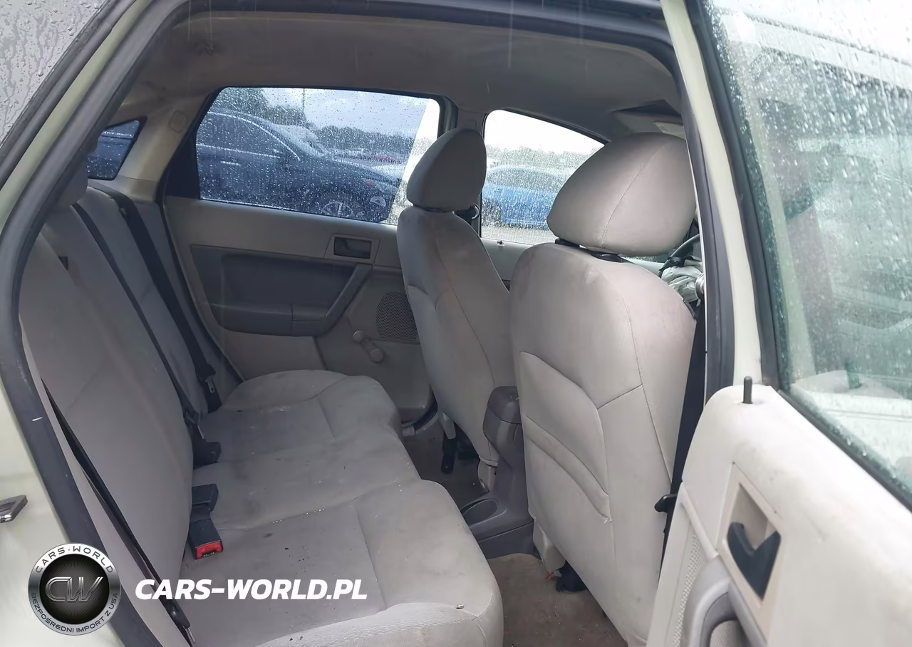 2010 Ford Focus S VIN:1FAHP3EN2AW182342 - 8