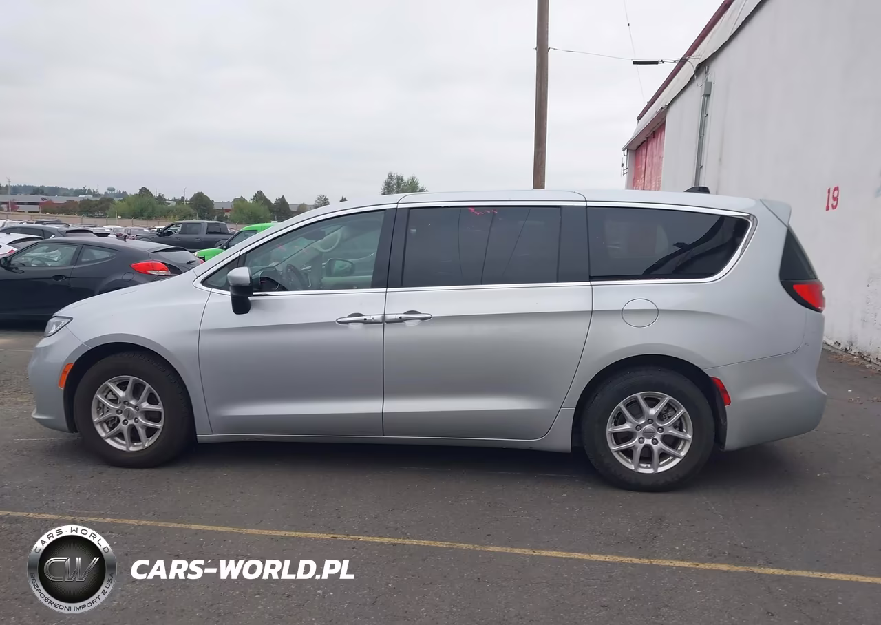 2023 Chrysler Pacifica Touring L VIN:2C4RC1BG2PR574436 - 14