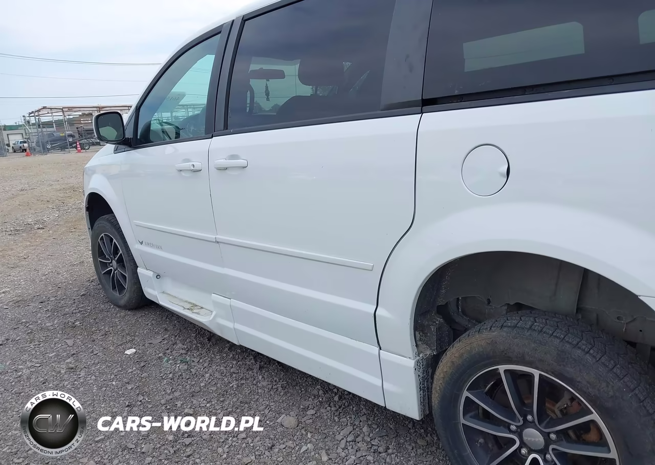 2016 Dodge Grand Caravan R-T VIN:2C7WDGEG5GR360431 - 6