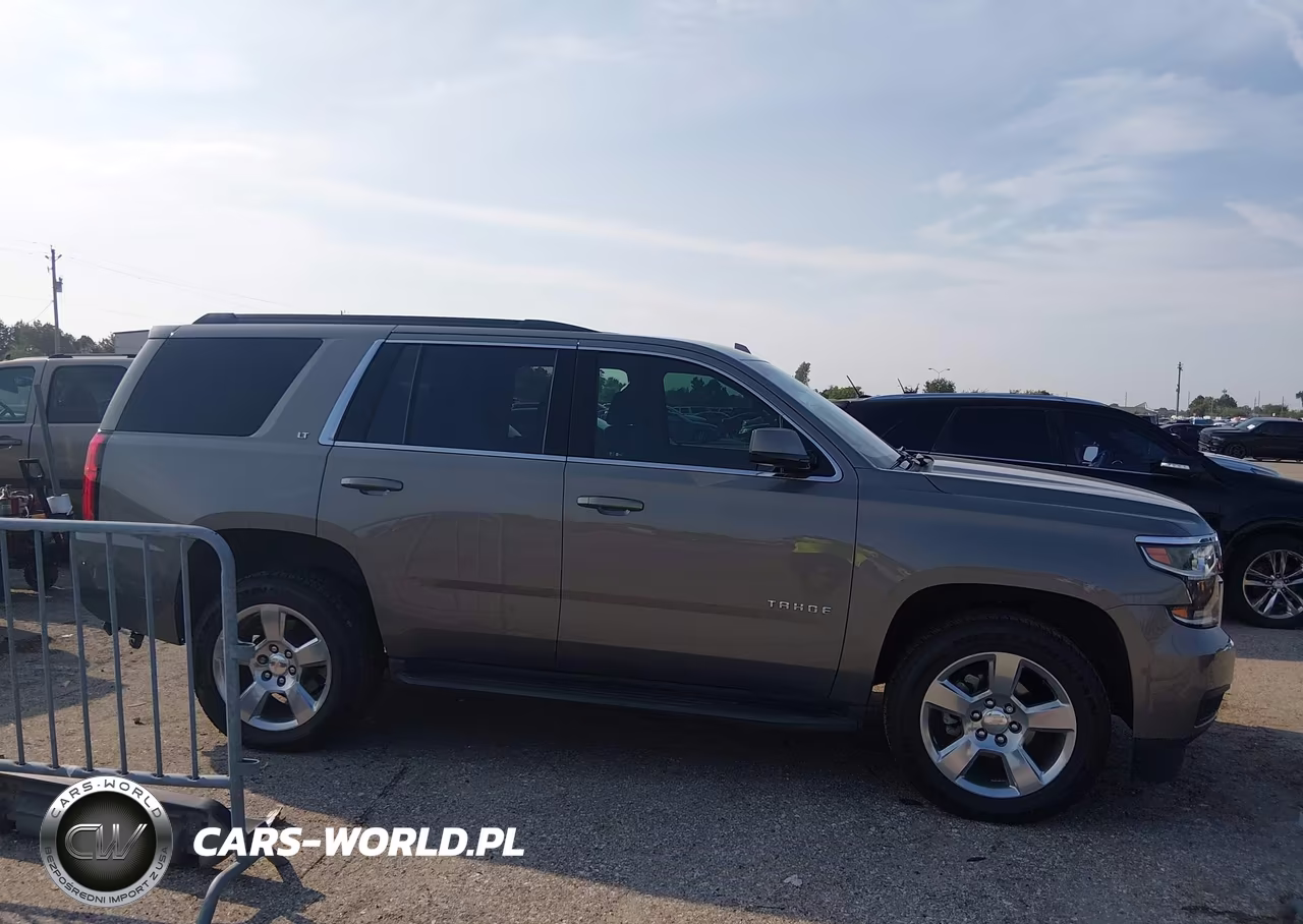 2018 Chevrolet Tahoe Lt VIN:1GNSCBKC8JR138716 - 13