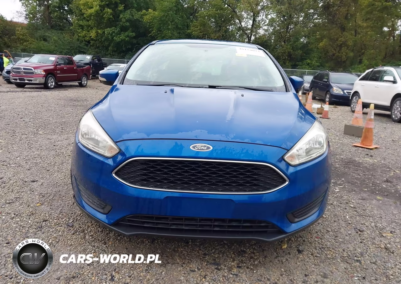 2018 Ford Focus Se VIN:1FADP3K22JL258362 - 12