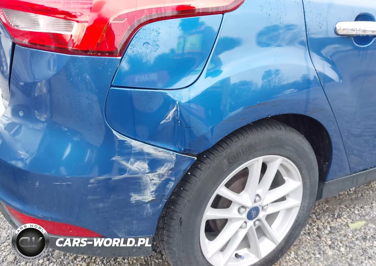 2018 Ford Focus Se VIN:1FADP3K22JL258362 - 19